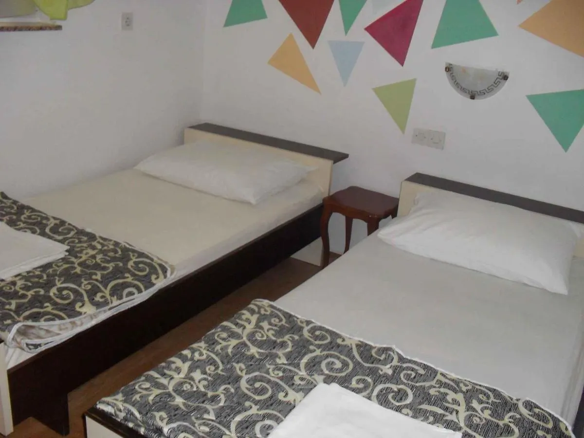 Apartments In Lopar/Insel Rab 17728 Croaţia